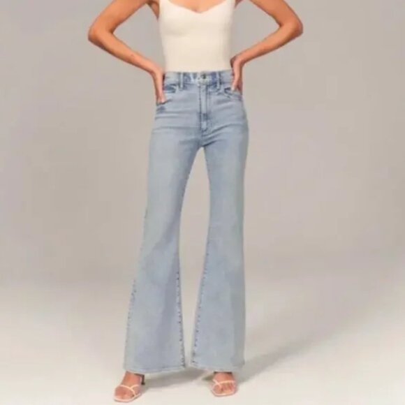 Abercrombie & Fitch Denim - Abercrombie & Fitch The Flare Ultra High Rise Jean